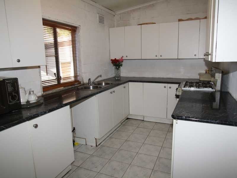 4 Remly Street, Roselands NSW 2196