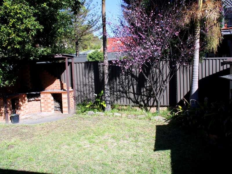 18 Fuller Avenue, Earlwood NSW 2206