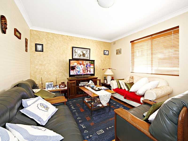 2/5 Myers Street, Roselands NSW 2196