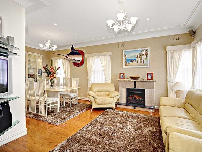 13 Poole Street, Kingsgrove NSW 2208