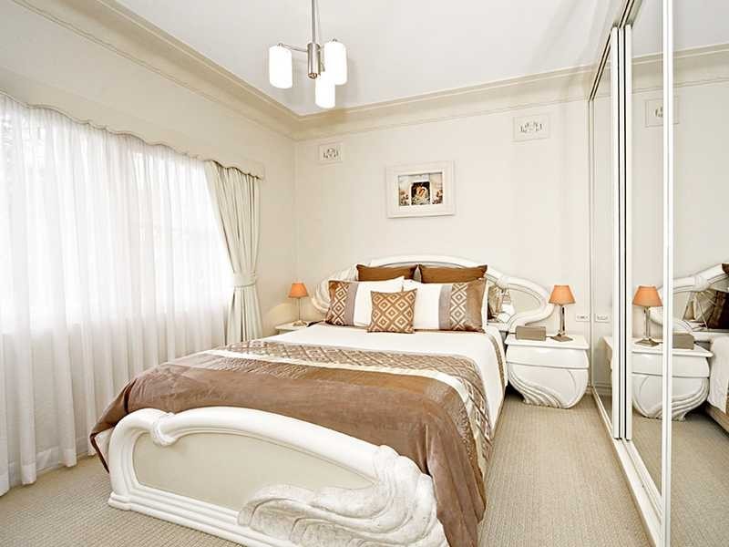 13 Poole Street, Kingsgrove NSW 2208