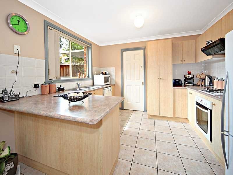 85 Lindeman Crescent, Green Valley NSW 2168