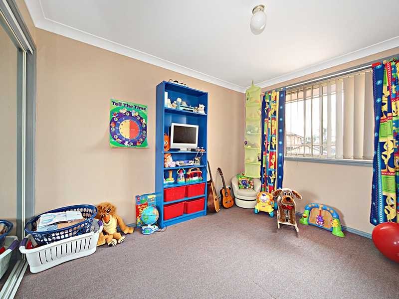 85 Lindeman Crescent, Green Valley NSW 2168