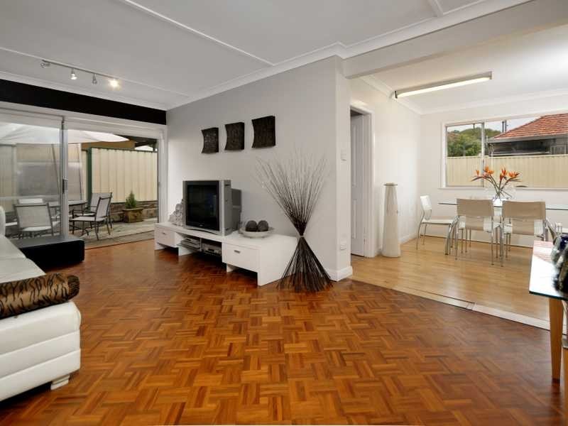 12 Bungalow Road, Roselands NSW 2196