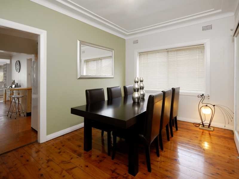 12 Bungalow Road, Roselands NSW 2196