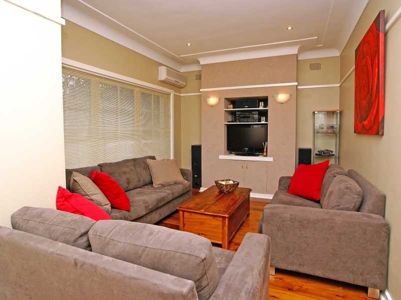 17 Kilkee Avenue, Kingsgrove NSW 2208