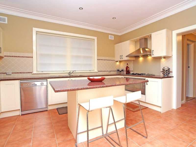 17 Kilkee Avenue, Kingsgrove NSW 2208