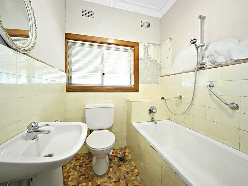 4 Potts Street, Kingsgrove NSW 2208