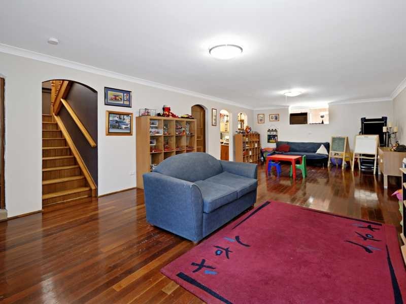 2 Sando Crescent, Roselands NSW 2196