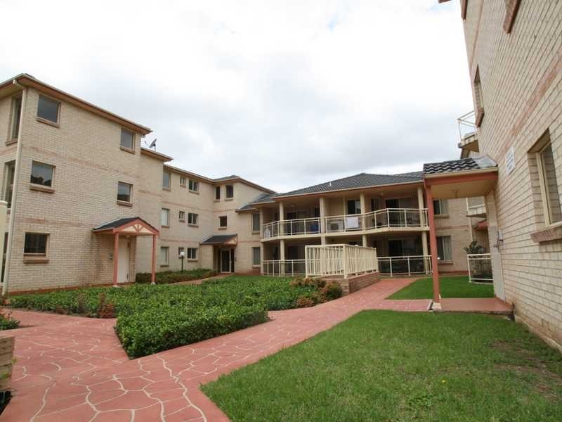 25/1 Hillview Street, Roselands NSW 2196