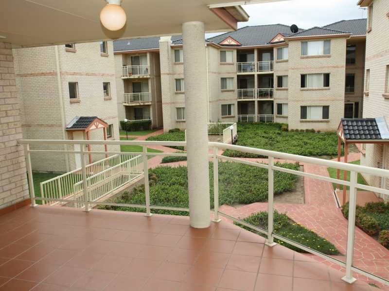 25/1 Hillview Street, Roselands NSW 2196