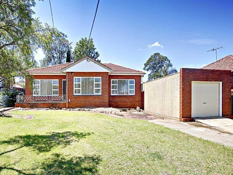 2 Carol Crescent, Roselands NSW 2196