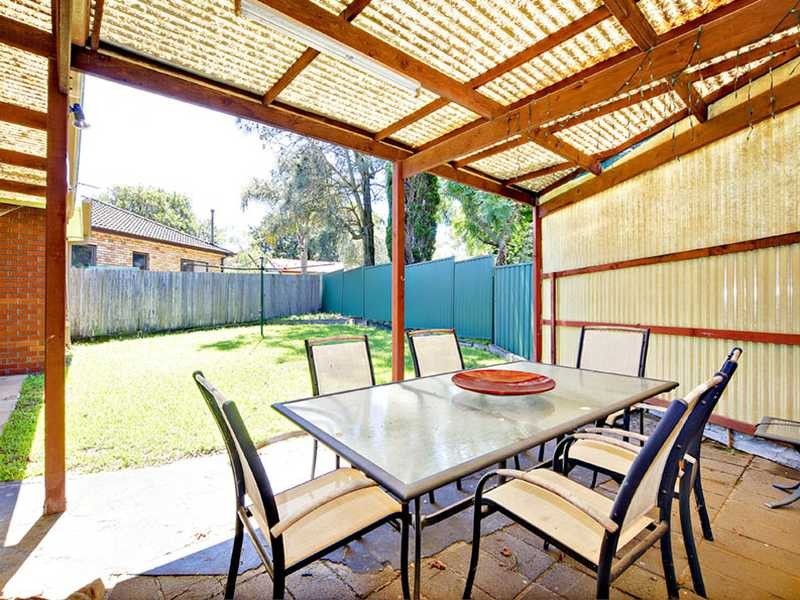 2 Carol Crescent, Roselands NSW 2196