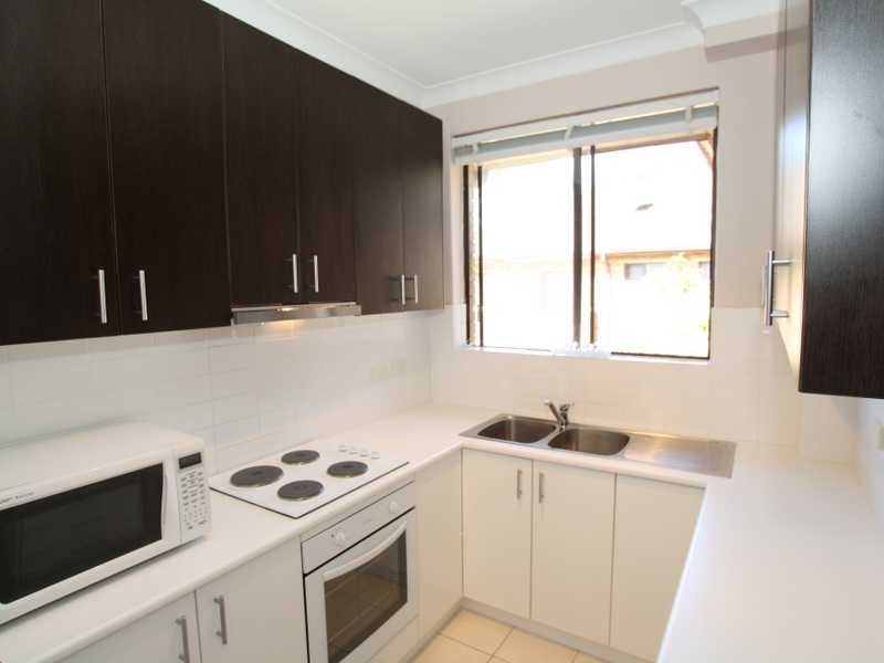 10/36-38 Hampton Court Road, Carlton NSW 2218