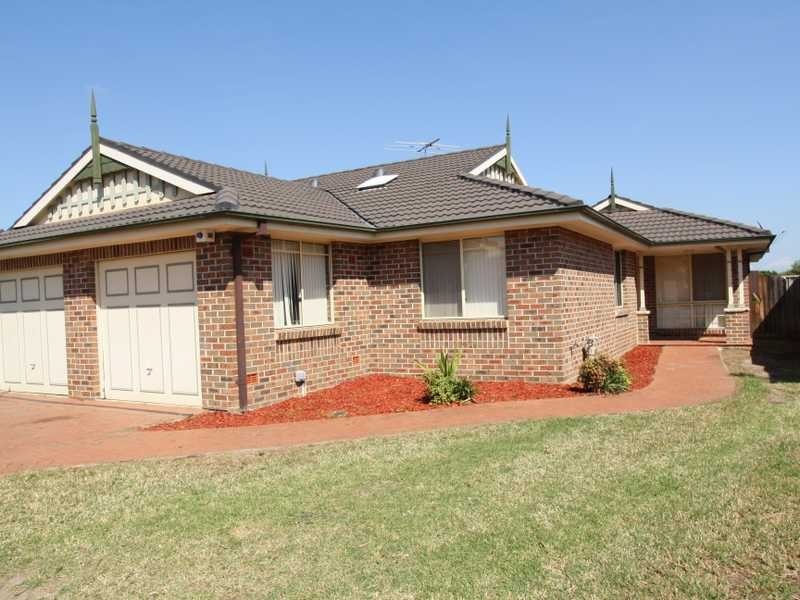 19 Magnolia Close, Casula NSW 2170