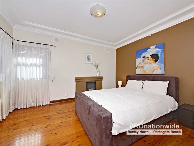 25 Carrisbrook Avenue, Bexley North NSW 2207