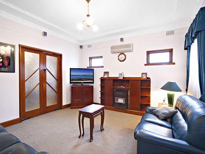 70 Rosemeath Avenue, Kingsgrove NSW 2208