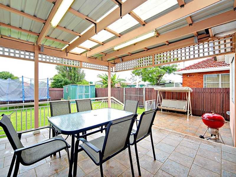 70 Rosemeath Avenue, Kingsgrove NSW 2208