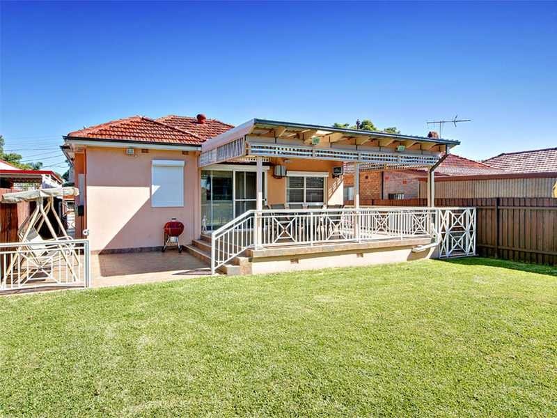 70 Rosemeath Avenue, Kingsgrove NSW 2208