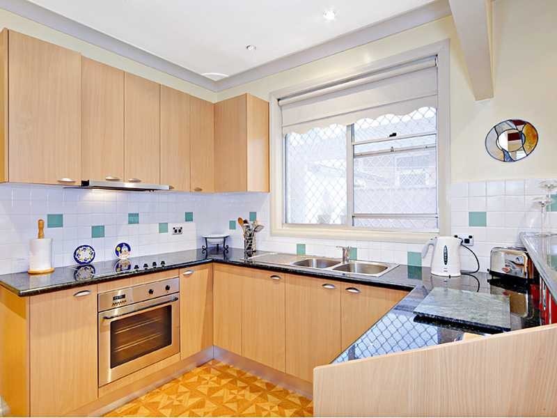 1/7 Narramore Street, Kingsgrove NSW 2208