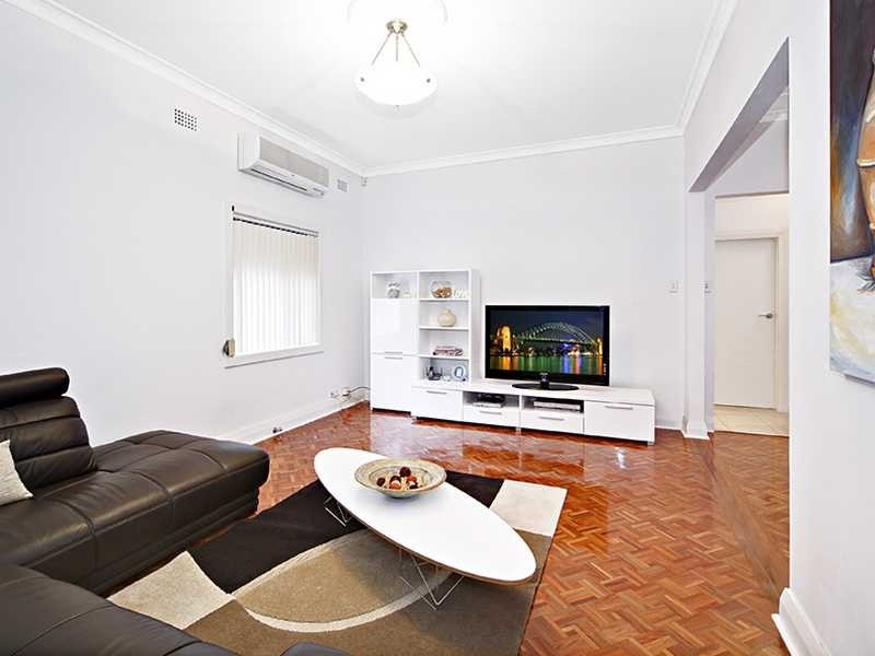 10 Permanent Avenue, Earlwood NSW 2206