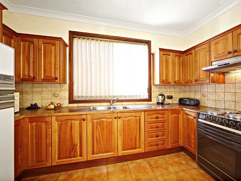 4 Barnards Avenue, Hurstville NSW 2220