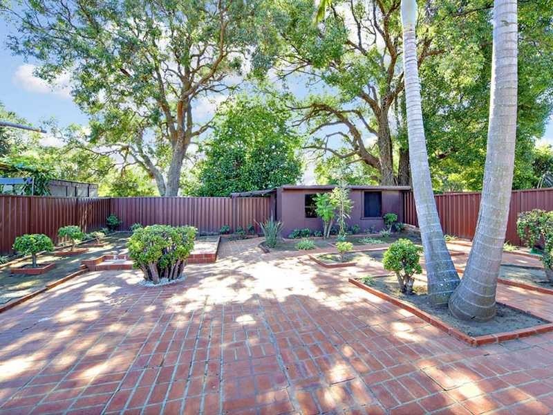 4 Barnards Avenue, Hurstville NSW 2220