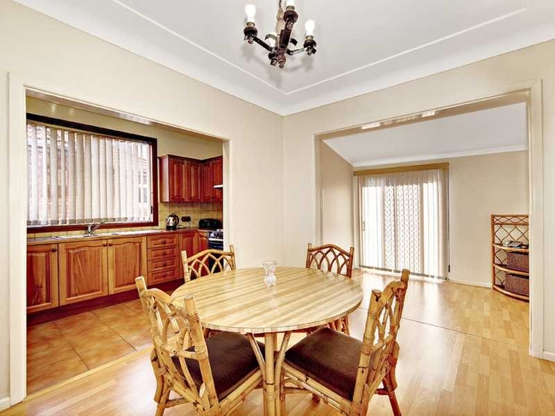 4 Barnards Avenue, Hurstville NSW 2220