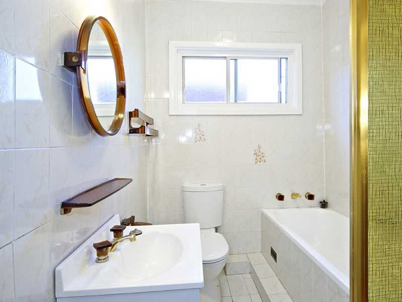 4 Barnards Avenue, Hurstville NSW 2220