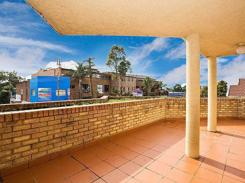 2/1 Hillview Street, Roselands NSW 2196