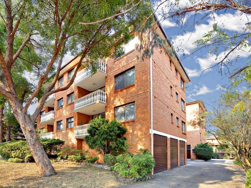 11/16-20 Hampton Court Road, Carlton NSW 2218