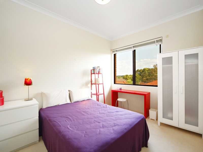 11/16-20 Hampton Court Road, Carlton NSW 2218