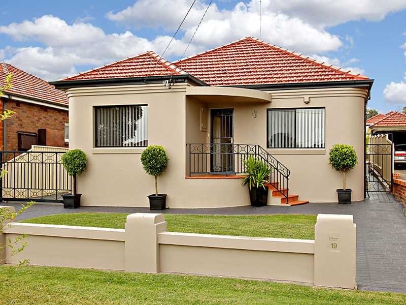 19 Carrisbrook Avenue, Bexley North NSW 2207