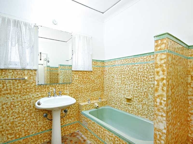 10 Bonalbo Street, Kingsgrove NSW 2208