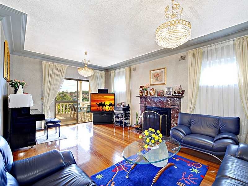 19 Earlwood Crescent, Bardwell Park NSW 2207