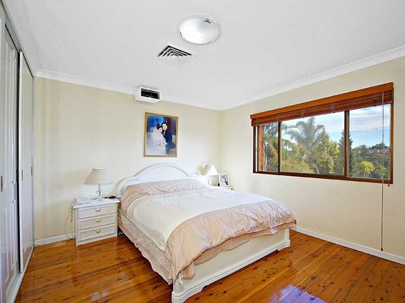 19 Earlwood Crescent, Bardwell Park NSW 2207