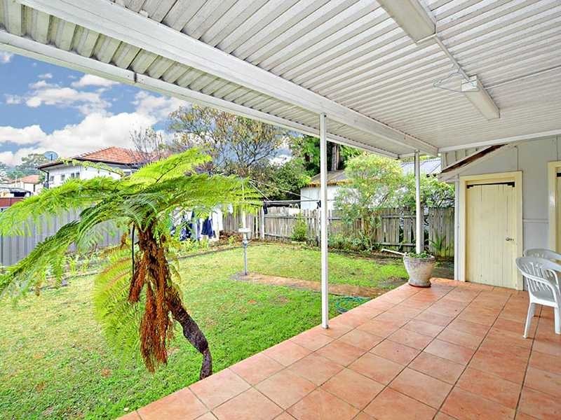 4 Hilton Avenue, Roselands NSW 2196