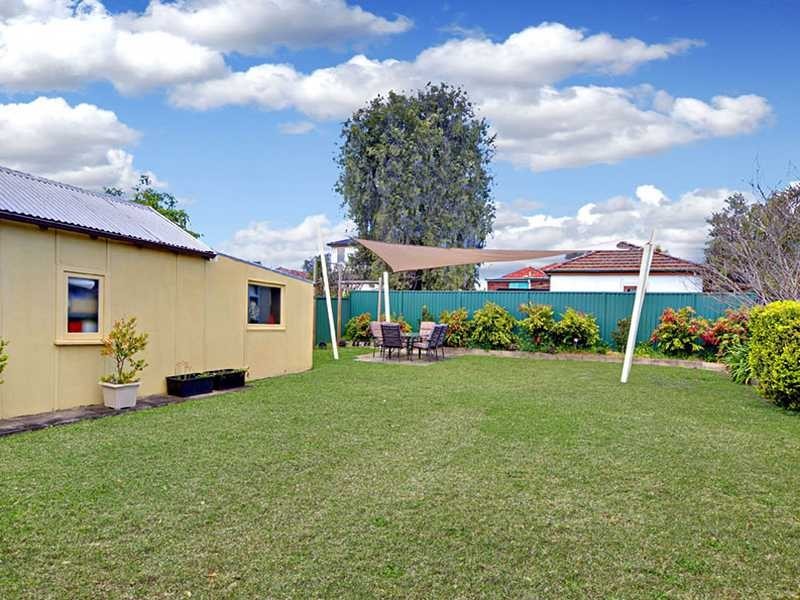 17 Burrell Street, Beverly Hills NSW 2209