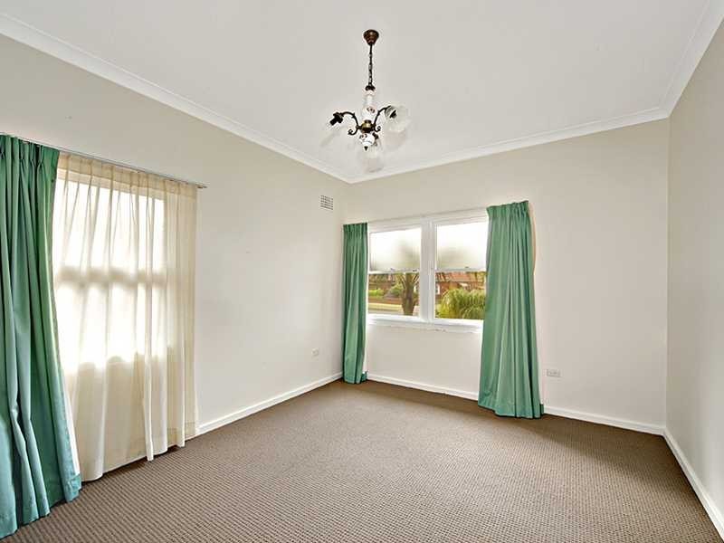 11 Lynesta Avenue, Bexley North NSW 2207