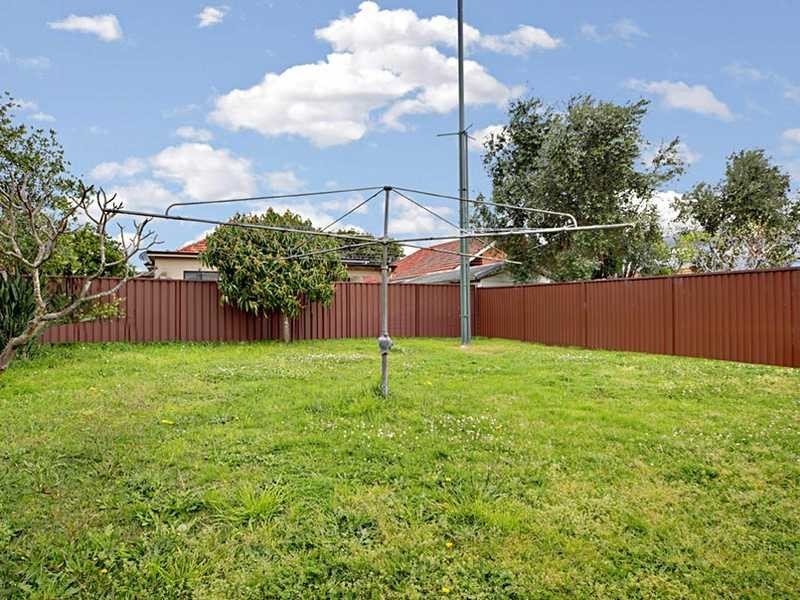 11 Lynesta Avenue, Bexley North NSW 2207