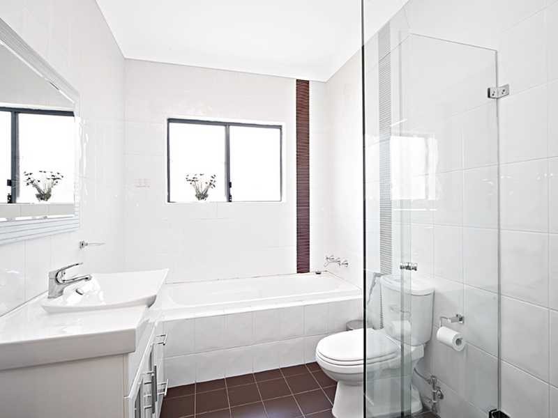 1 Junee Crescent, Kingsgrove NSW 2208