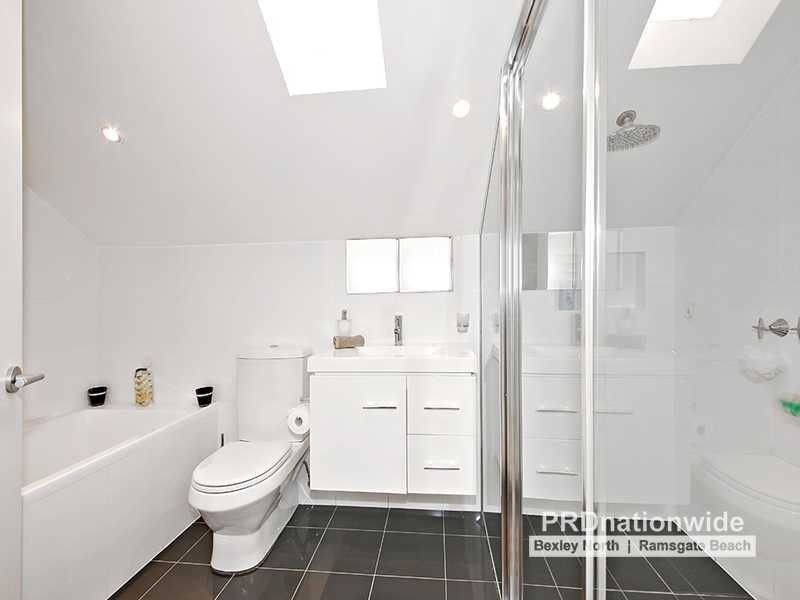 5 Rolestone Avenue, Kingsgrove NSW 2208