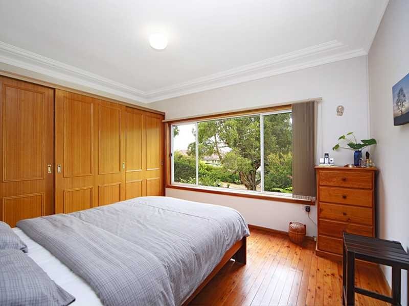 9 Manins Avenue, Kingsgrove NSW 2208