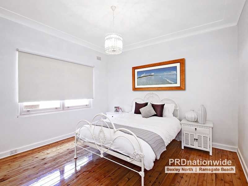 3 Earlwood Crescent, Bardwell Park NSW 2207