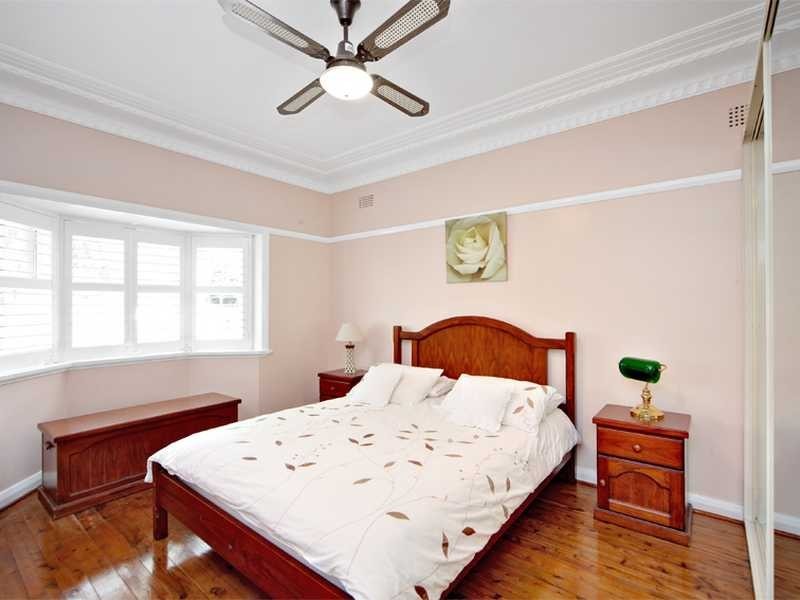 19 Dowsett Road, Kingsgrove NSW 2208