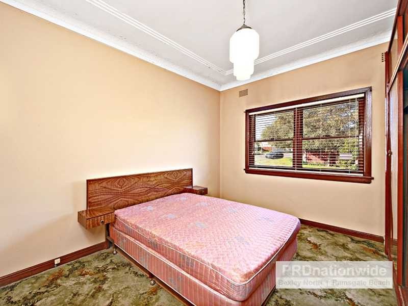 37 Bobodah Street, Kingsgrove NSW 2208