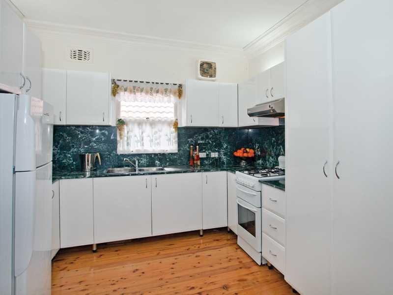 24 Rosebank Avenue, Kingsgrove NSW 2208