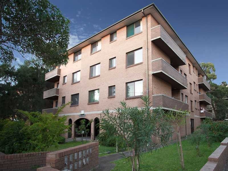 2/68 Castlereagh  Street, Liverpool NSW 2170