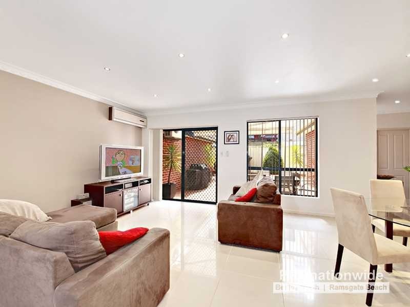 2/42 Flora Street, Roselands NSW 2196