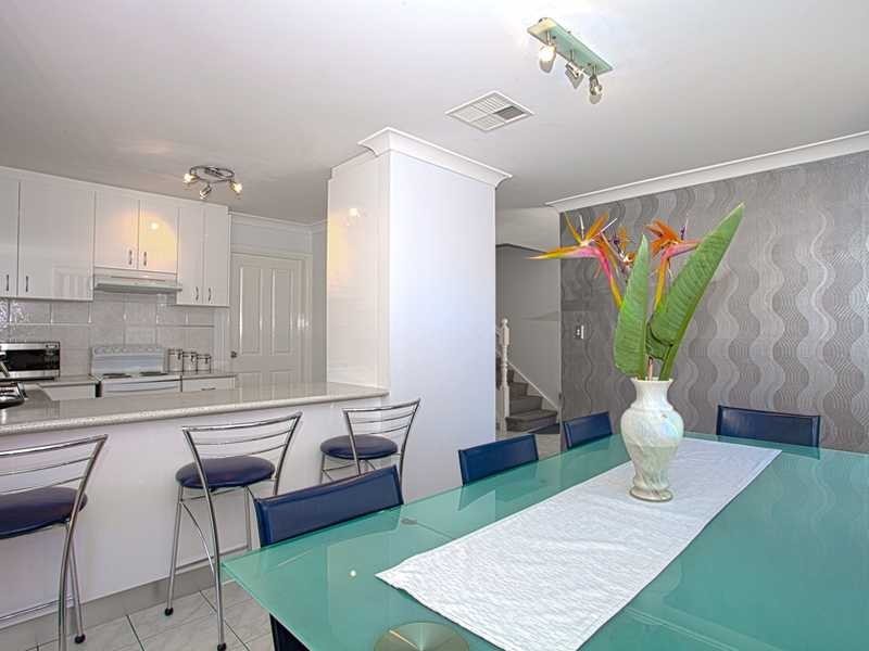 17b Eva Avenue, Green Valley NSW 2168